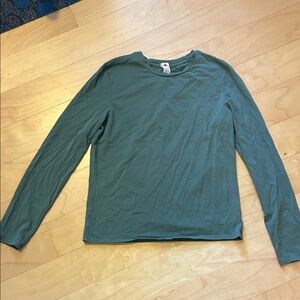 lululemon athletica women’s organic cotton Long Sleeve Shirt